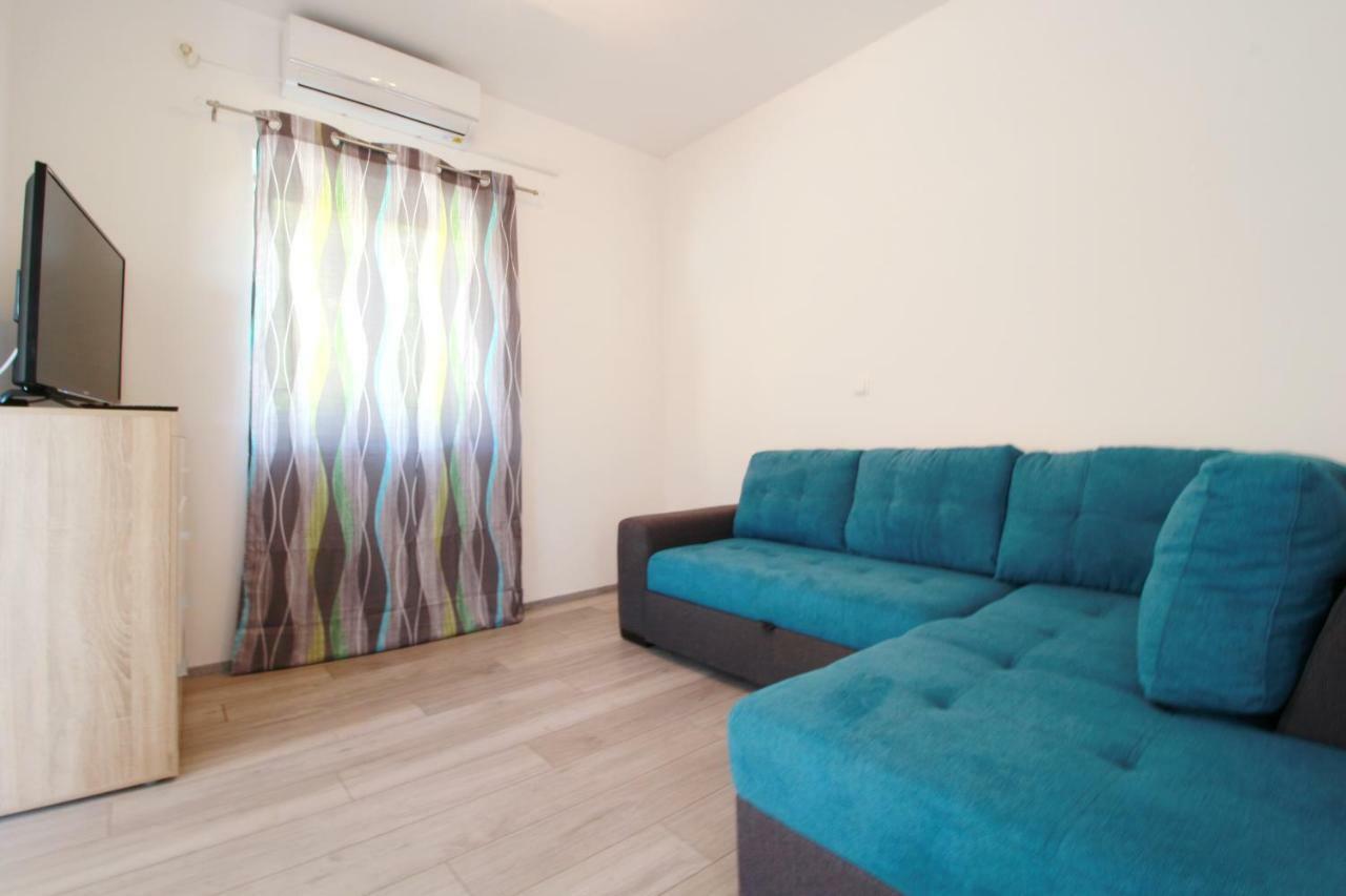 Apartment Sara With Seaview Petrčane Kültér fotó